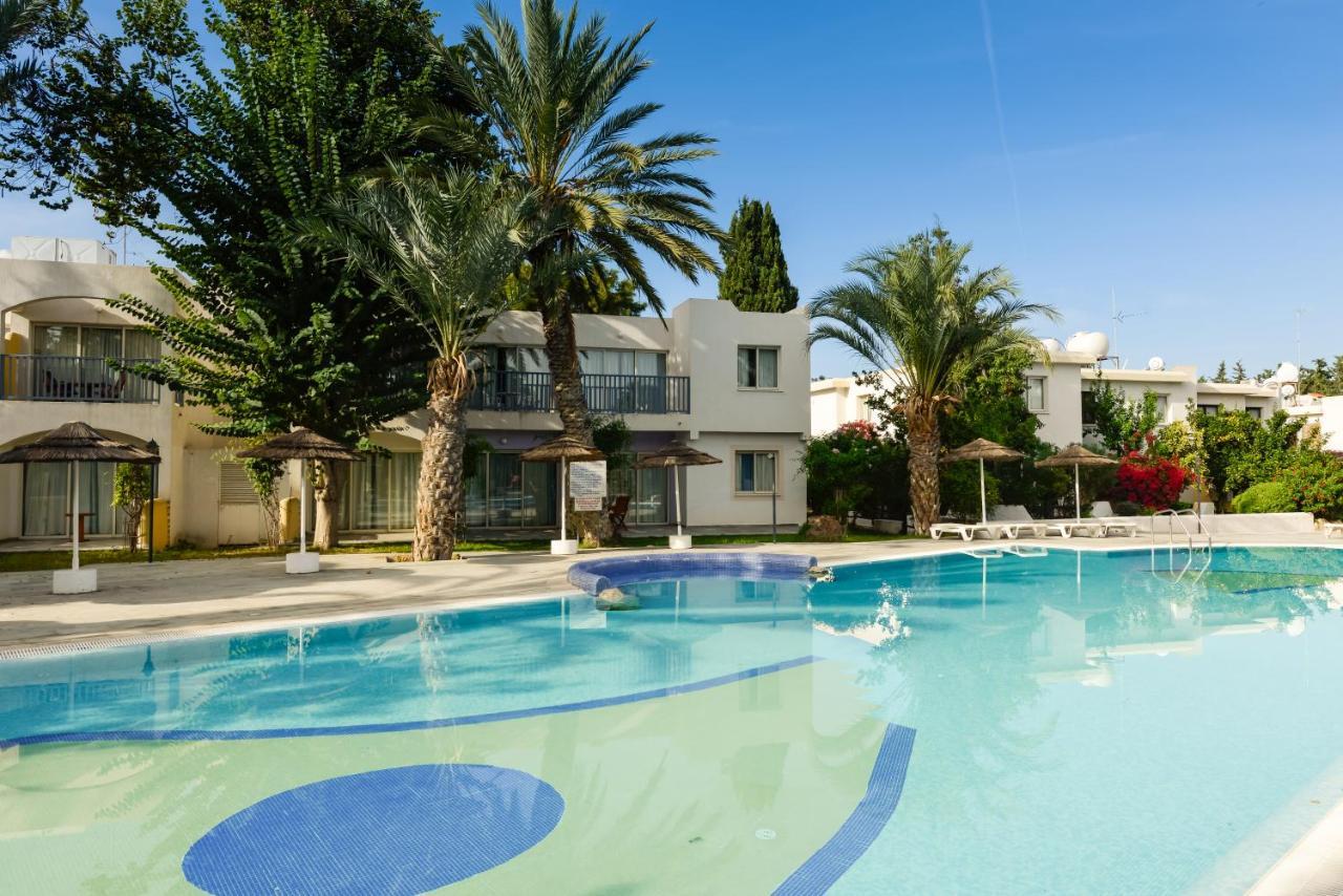 Resitour - Paphos Gardens Apartment Exterior foto