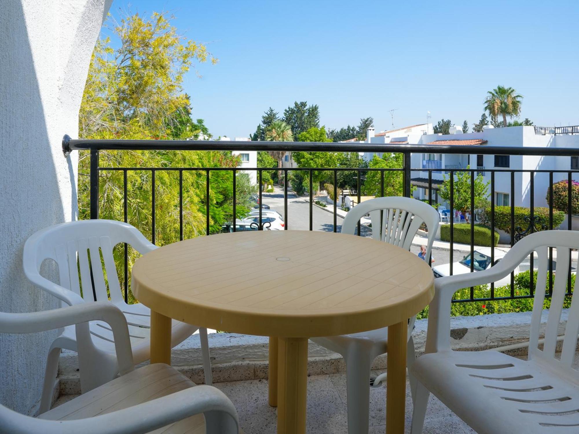 Resitour - Paphos Gardens Apartment Exterior foto